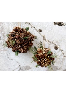 Fleur Ball of cones w. fir...